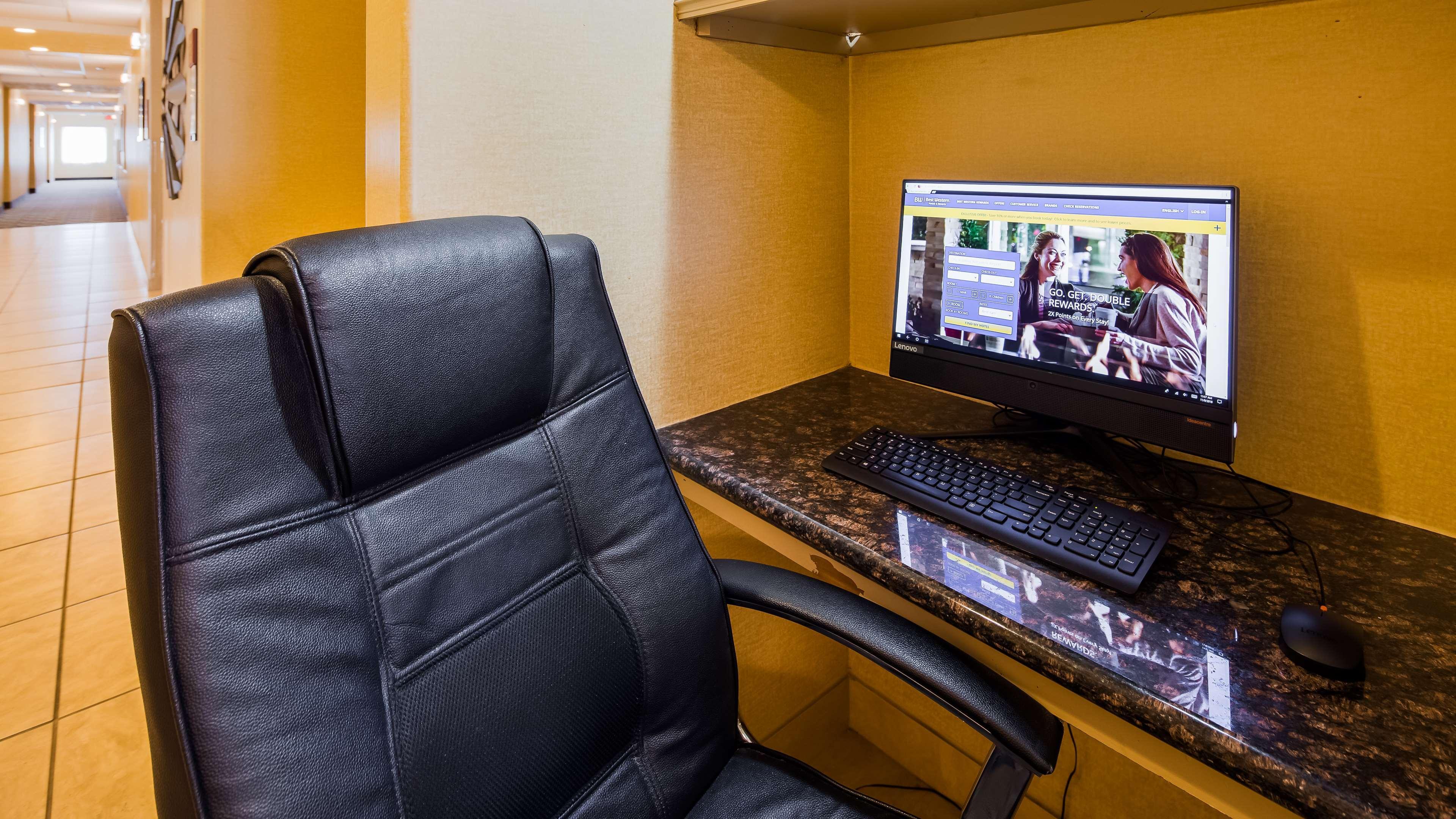 Best Western Oasis Inn Canadian Luaran gambar